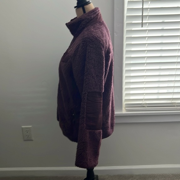 Women's L.L.Bean Hi-Pile Fleece Jacket - Picture 3 of 7